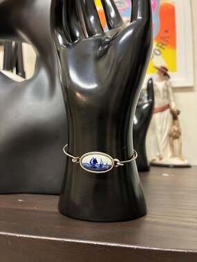 Delft Blue Porcelain Sailboat Oval Silver Tone Metal Bangle Bracelet